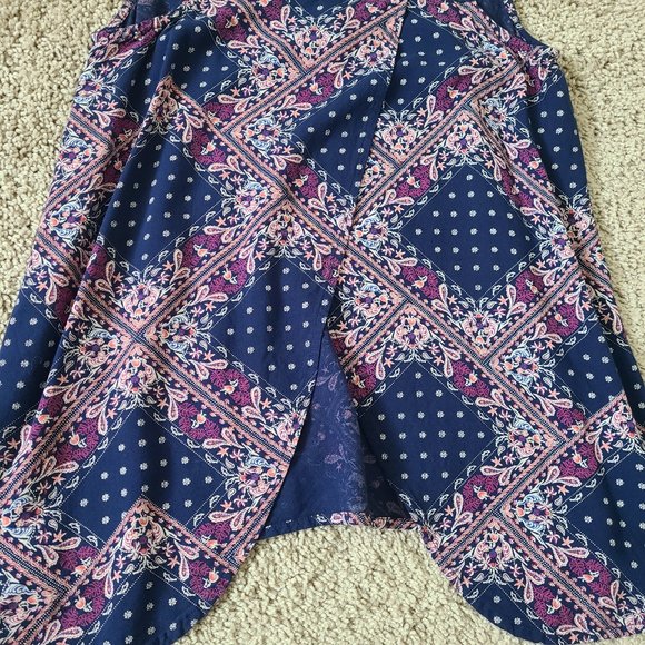 Split Back Tank - Picture 13 of 15